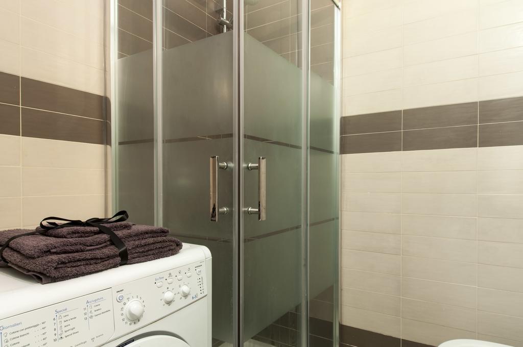 Golden House Milano Apartment Room photo