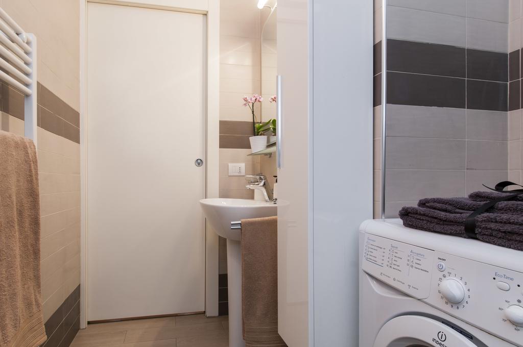 Golden House Milano Apartment Room photo